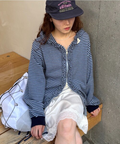 w closet(ダブルクローゼット)の「ボーダーフリルニットパーカー(パーカー・レディース・ブルー/グリーン/アイボリー/レッド・FREE)」の3枚目の写真