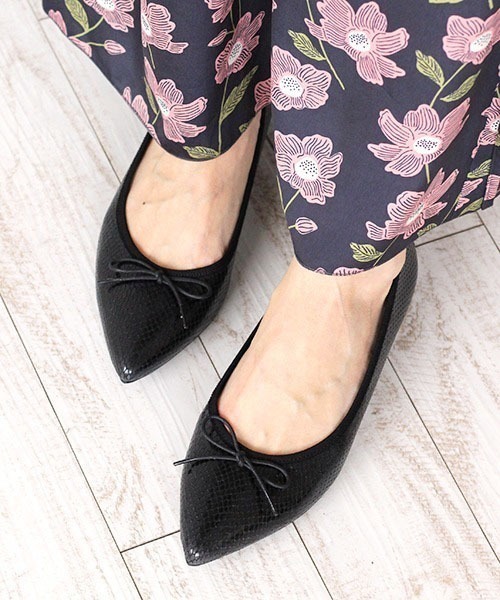 JELLY BEANS（ジェリービーンズ）の「【Made in Japan】【WEB限定】ポインテッドバレエシューズ(103-1125)JELLY BEANS(ジェリービーンズ)（バレエシューズ・レディース・ベージュ/ブラック/パイソン/レッド/ライトベージュ/シルバー/チェリーレッド/ピンクベージュ/ナチュラル/レオパード/パープル/ダークブラウン/アンティークシルバー/マルチ/アイボリー/ベージュ系その他/ブラック系その他/ミックスグレー/オフホワイト/ライトブラウン/ブラックミックス/ベージュ×ブラック/チェック/ブラック系1/ベージュ系その他2・22.5/24/23/23.5/24.5/25/21.5/22/25.5）」の7枚目の写真