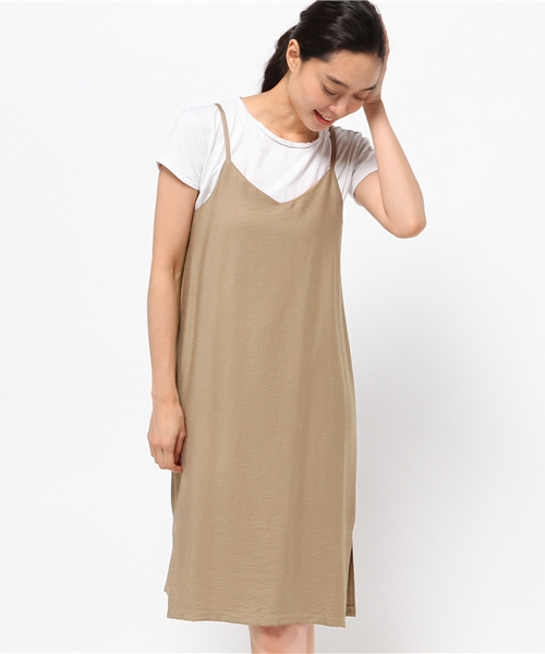 archives（アルシーヴ）の「無地 スリットキャミワンピース（ワンピース・レディース・ベージュ/ブラック/カーキ・MEDIUM）」の3枚目の写真