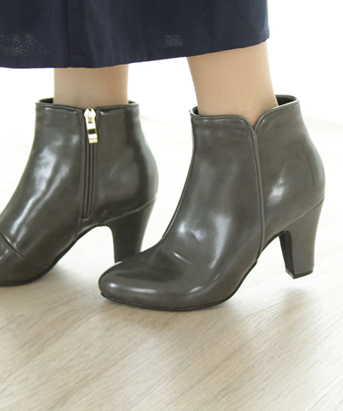 SESTO（セスト）の「シンプルすっきりシルエットのショートブーツ（ブーツ・レディース・ブラック/ブラック系その他2/ブラック系その他/ブラック系その他3/ダークブラウン/グレー/ベージュ系その他/ベージュ系その他2・LL/3L/L/M/S）」の6枚目の写真