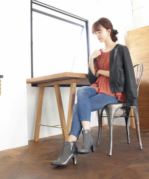 SESTO（セスト）の「シンプルすっきりシルエットのショートブーツ（ブーツ・レディース・ブラック/ブラック系その他2/ブラック系その他/ブラック系その他3/ダークブラウン/グレー/ベージュ系その他/ベージュ系その他2・LL/3L/L/M/S）」の11枚目の写真