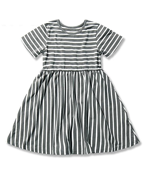 devirock（デビロック）の「ウエスト切替先染めボーダー半袖ワンピース（ワンピース・キッズ・ブラック/トリコロール/チャコール/レッド/ネイビー/レッド系その他・120cm/160cm/100cm/140cm/150cm/110cm/130cm）」の11枚目の写真