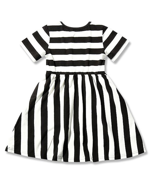 devirock（デビロック）の「ウエスト切替先染めボーダー半袖ワンピース（ワンピース・キッズ・ブラック/トリコロール/チャコール/レッド/ネイビー/レッド系その他・120cm/160cm/100cm/140cm/150cm/110cm/130cm）」の15枚目の写真