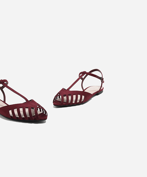 CHARLES & KEITH（チャールズ & キース）の「カットアウトサンダル / CUT-OUT SANDALS（サンダル・レディース・グリーン/レッド/ブラック・23cm/24cm/23.5cm/22.5cm/24.5cm）」の4枚目の写真