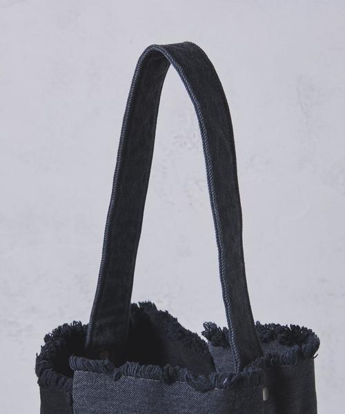 UNITED ARROWS（ユナイテッドアローズ）の「＜Aeta（アエタ）＞ DENIM SHOULDER 2■■■（ショルダーバッグ・メンズ・ブラック・FREE）」の4枚目の写真