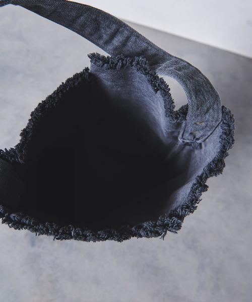 UNITED ARROWS（ユナイテッドアローズ）の「＜Aeta（アエタ）＞ DENIM SHOULDER 2■■■（ショルダーバッグ・メンズ・ブラック・FREE）」の7枚目の写真
