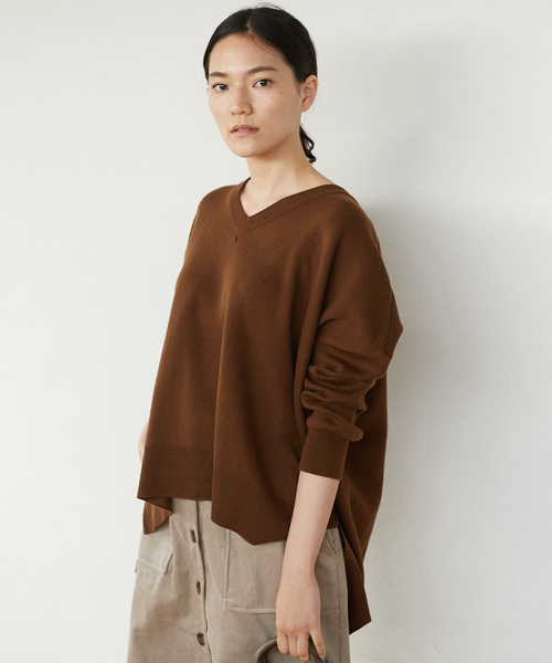 AMERICAN HOLIC(アメリカンホリック)の「・接結BASIC Vネックプルオーバー*(ニット/セーター・レディース・カーキ/オフホワイト/レッド系その他5/キャメル/ブラウン/ブルー/ブラック/ネイビー・FREE)」の4枚目の写真