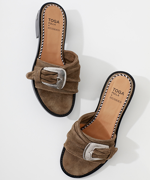 TOGA PULLA（トーガ　プルラ）の「【TOGA PULLA】《STUDIOUS別注》メタルモチーフサンダル TP91-AJ964（サンダル・レディース・ブラック/ベージュ・SMALL/MEDIUM/LARGE）」の19枚目の写真