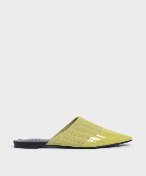 CHARLES & KEITH(チャールズ & キース)の「ニット ポインテッドトゥミュール / Knitted Pointed Toe Mules(スリッポン・レディース・ブラック/グリーン/ダークブルー・22.5cm/23cm/23.5cm/24.5cm/25cm/25.5cm)」の2枚目の写真
