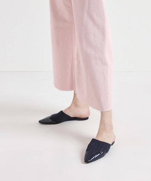 CHARLES & KEITH(チャールズ & キース)の「ニット ポインテッドトゥミュール / Knitted Pointed Toe Mules(スリッポン・レディース・ブラック/グリーン/ダークブルー・22.5cm/23cm/23.5cm/24.5cm/25cm/25.5cm)」の8枚目の写真