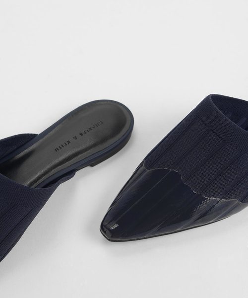 CHARLES & KEITH(チャールズ & キース)の「ニット ポインテッドトゥミュール / Knitted Pointed Toe Mules(スリッポン・レディース・ブラック/グリーン/ダークブルー・22.5cm/23cm/23.5cm/24.5cm/25cm/25.5cm)」の5枚目の写真
