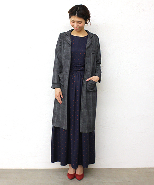 mystic（ミスティック）の「リーフプリントマキシワンピース（ワンピース・レディース・ブラック/ブルー/ネイビー・FREE）」の4枚目の写真