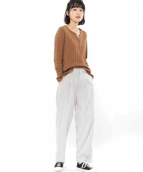 LAKOLE（ラコレ）の「サイドスリットストレートパンツ / LAKOLE（その他パンツ・レディース・ライトグリーン/ブラウン系その他/ライトイエロー・SMALL/MEDIUM）」の6枚目の写真