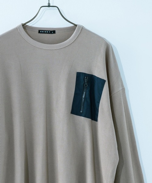 Ressaca(レサーカ)の「ワッフル クルー長袖カットソー ZIPポケット付き(Tシャツ/カットソー・メンズ・アイボリー/ベージュ/グレー/モカ/カーキ/ブラック・M/L/XL)」の1枚目の写真