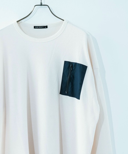 Ressaca(レサーカ)の「ワッフル クルー長袖カットソー ZIPポケット付き(Tシャツ/カットソー・メンズ・アイボリー/ベージュ/グレー/モカ/カーキ/ブラック・M/L/XL)」の2枚目の写真