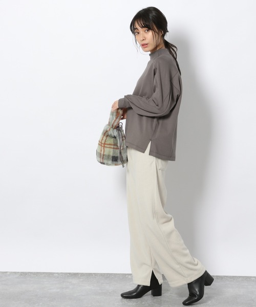 LAKOLE(ラコレ)の「ベアパイルモックネックプルオーバー / LAKOLE(スウェット・レディース・ブラウン系その他/ブラック/スカイブルー/サンドグレー・SMALL/MEDIUM)」の15枚目の写真