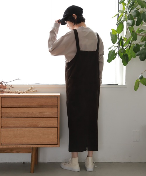 LAKOLE(ラコレ)の「ベアパイルモックネックプルオーバー / LAKOLE(スウェット・レディース・ブラウン系その他/ブラック/スカイブルー/サンドグレー・SMALL/MEDIUM)」の7枚目の写真