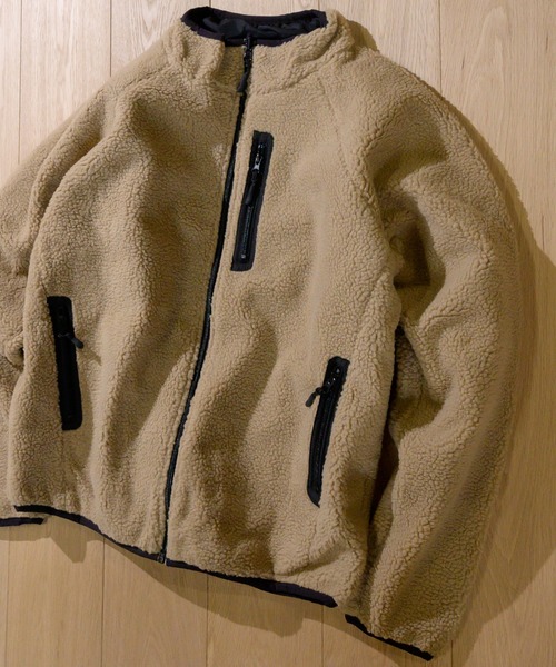 JOHN'S CLOSET(ジョンズクローゼット)の「【i】撥水加工 防風加工 リバーシブル シープボア スタンドブルゾン(ブルゾン・メンズ・ブラック/グレイッシュベージュ/ベージュ・MEDIUM/X-LARGE/LARGE)」の2枚目の写真