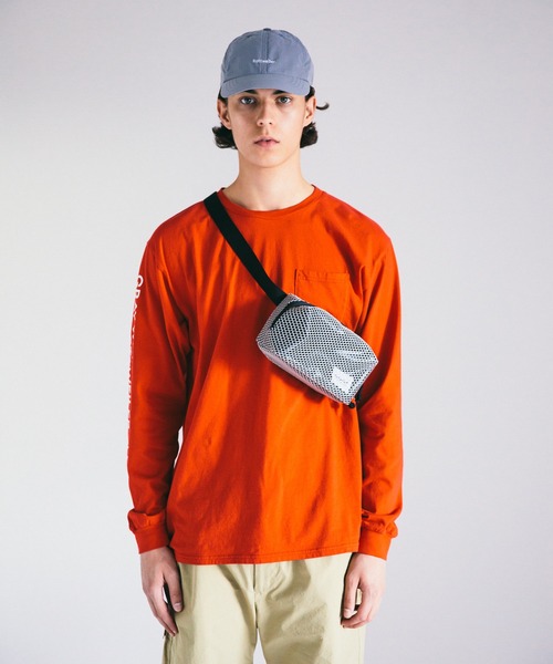 ROTTWEILER（ロットワイラー）の「MESH WAIST BAG（ボディバッグ/ウエストポーチ・メンズ・ベージュ/ブラック・ONE SIZE）」の2枚目の写真