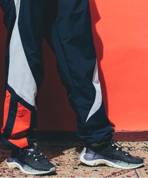 Reebok(リーボック)の「ジグ キネティカ II / Zig Kinetica II Shoes(スニーカー・レディース・ベージュ系その他/ブラック系その他/ホワイト×ライム・25.5cm/27.5cm/22.5cm/23.5cm/24.5cm/28.0cm/26.5cm/24.0cm/25.0cm/27.0cm/26.0cm/23.0cm/22.0cm)」の21枚目の写真