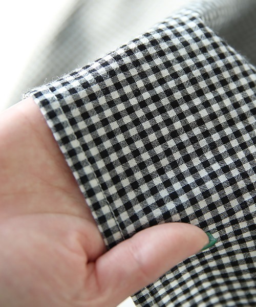 and it_（アンドイット）の「エミュラル emural 袖シャーリングコットンワイドブラウス（シャツ/ブラウス・レディース・ブラック系その他/アイボリー/クリーム/ネイビー×ホワイト/サックスブルー・M-L）」の20枚目の写真