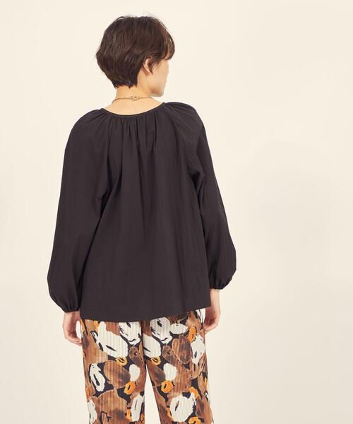 BRACTMENT（ブラクトメント）の「『BRACTMENT(ブラクトメント)』 BM 2WAY ラグラン クルーネック ブラウス（シャツ/ブラウス・レディース・ブラック/オフホワイト・FREE）」の11枚目の写真