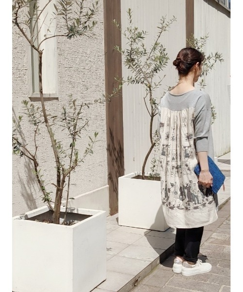 BEARDSLEY（ビアズリー）の「ミュージアムプリントニットワンピース（ワンピース・レディース・ベージュ/グレー・FREE）」の10枚目の写真