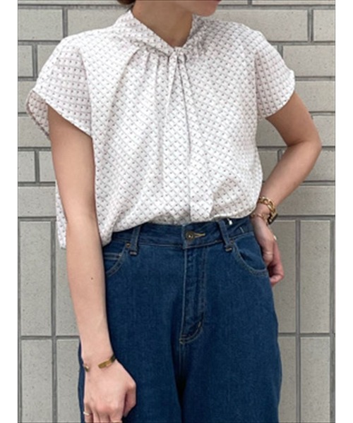 Te chichi(テチチ)の「ジオメ柄アソートボウタイブラウス(シャツ/ブラウス・レディース・オフホワイト/ブルー/モカ・フリ-)」の2枚目の写真