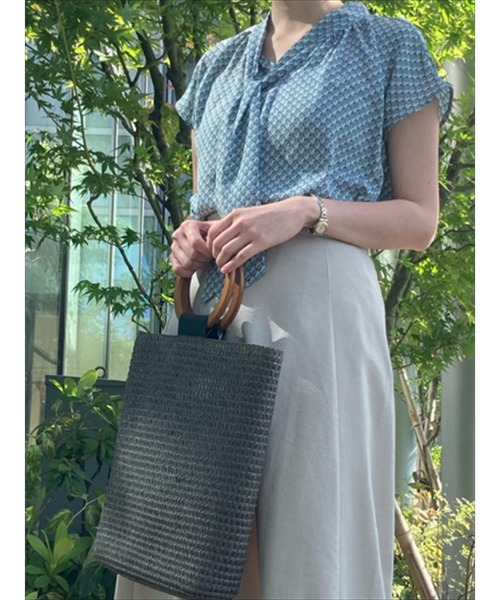 Te chichi(テチチ)の「ジオメ柄アソートボウタイブラウス(シャツ/ブラウス・レディース・オフホワイト/ブルー/モカ・フリ-)」の1枚目の写真