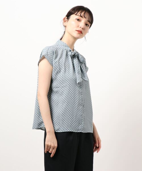Te chichi(テチチ)の「ジオメ柄アソートボウタイブラウス(シャツ/ブラウス・レディース・オフホワイト/ブルー/モカ・フリ-)」の7枚目の写真