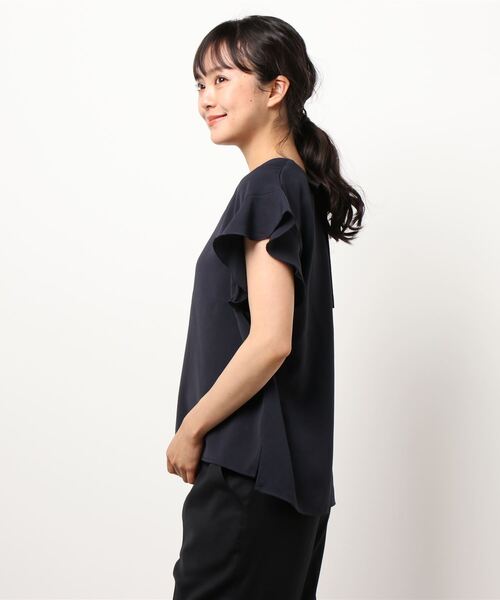 Te chichi TERRASSE（テチチテラス）の「バックリボンフレア袖ブラウス（シャツ/ブラウス・レディース・オフホワイト/オレンジ/ネイビー・ﾌﾘ-）」の5枚目の写真