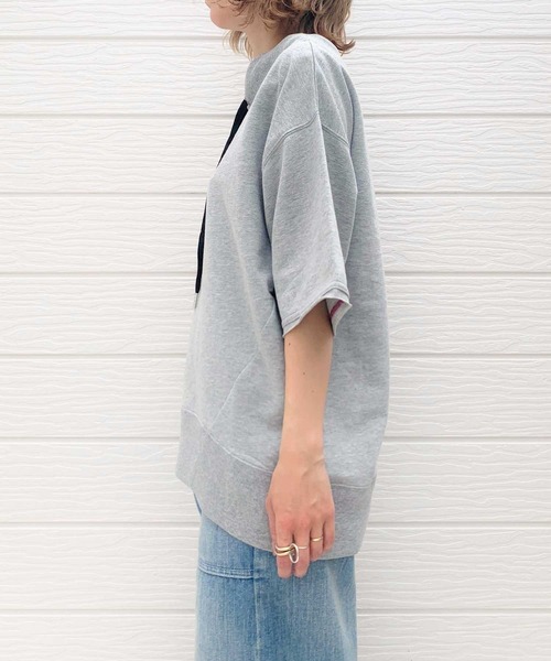 Q（キュー）の「ミニ裏毛リブネックトップス（スウェット・レディース・ブラック/ライトグレー・MEDIUM）」の4枚目の写真