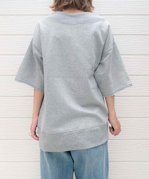 Q（キュー）の「ミニ裏毛リブネックトップス（スウェット・レディース・ブラック/ライトグレー・MEDIUM）」の5枚目の写真