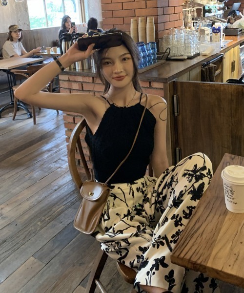 MANGROVE（マングローブ）の「バックオープン ケーブルニットホルターネックタンク（タンクトップ・レディース・ブラック/グリーン/アイボリー・FREE）」の17枚目の写真