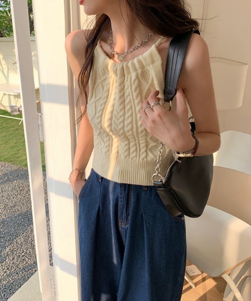 MANGROVE（マングローブ）の「バックオープン ケーブルニットホルターネックタンク（タンクトップ・レディース・ブラック/グリーン/アイボリー・FREE）」の8枚目の写真