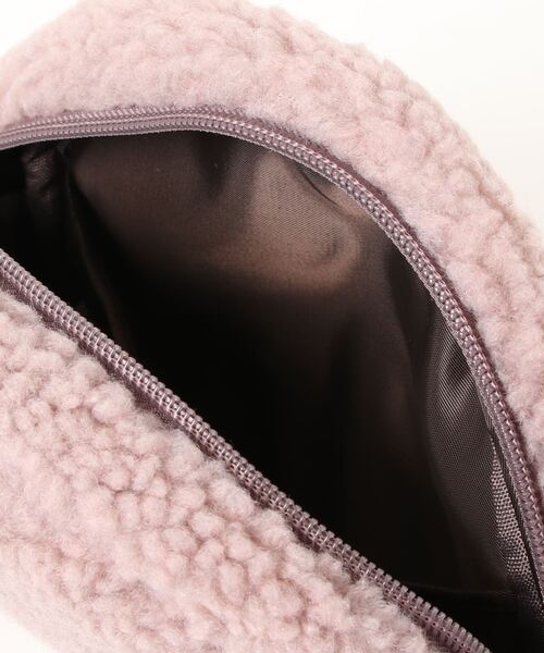 FILA(フィラ)の「【FILA/フィラ】筆記体刺繍 ボアフリース ラウンドショルダーバッグ(ショルダーバッグ・レディース・チャコールグレー/ベージュ/ブラウン/スモークピンク・FREE)」の10枚目の写真