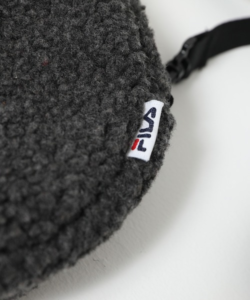 FILA(フィラ)の「【FILA/フィラ】筆記体刺繍 ボアフリース ラウンドショルダーバッグ(ショルダーバッグ・レディース・チャコールグレー/ベージュ/ブラウン/スモークピンク・FREE)」の22枚目の写真