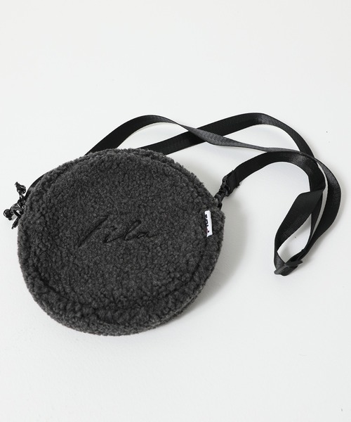 FILA(フィラ)の「【FILA/フィラ】筆記体刺繍 ボアフリース ラウンドショルダーバッグ(ショルダーバッグ・レディース・チャコールグレー/ベージュ/ブラウン/スモークピンク・FREE)」の16枚目の写真