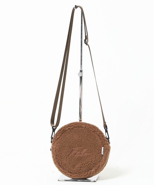 FILA(フィラ)の「【FILA/フィラ】筆記体刺繍 ボアフリース ラウンドショルダーバッグ(ショルダーバッグ・レディース・チャコールグレー/ベージュ/ブラウン/スモークピンク・FREE)」の13枚目の写真