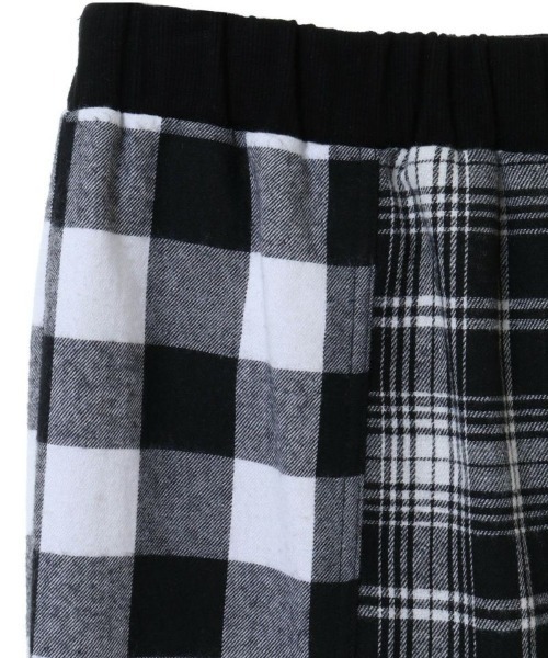 Candy Stripper（キャンディストリッパー）の「MISCHIEF SWITCHING パンツ（スウェットパンツ・レディース・ブラック/レッド/ブラック系その他・2）」の6枚目の写真