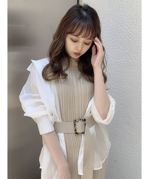 dazzlin（ダズリン）の「グロスシャドーシアーシャツ（シャツ/ブラウス・レディース・パープル/グレー/オフホワイト・FREE）」の4枚目の写真