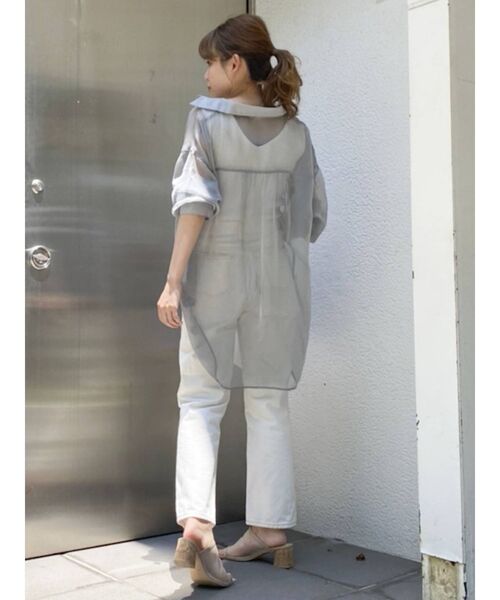 dazzlin（ダズリン）の「グロスシャドーシアーシャツ（シャツ/ブラウス・レディース・パープル/グレー/オフホワイト・FREE）」の17枚目の写真