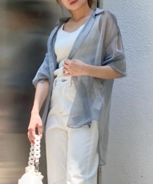 dazzlin（ダズリン）の「グロスシャドーシアーシャツ（シャツ/ブラウス・レディース・パープル/グレー/オフホワイト・FREE）」の3枚目の写真