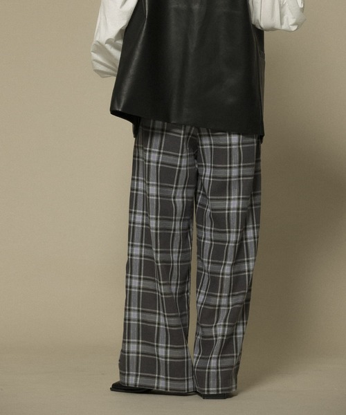 KBF（ケイビーエフ）の「リネンMIXチェックワイドパンツ（その他パンツ・レディース・チャコールグレー/ベージュ・ONE）」の4枚目の写真