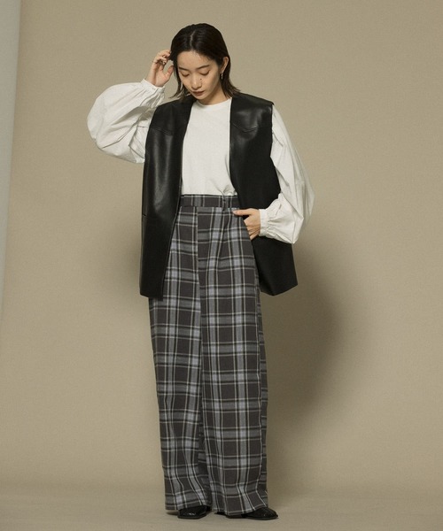 KBF（ケイビーエフ）の「リネンMIXチェックワイドパンツ（その他パンツ・レディース・チャコールグレー/ベージュ・ONE）」の18枚目の写真