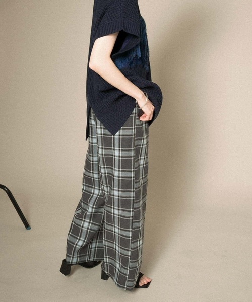 KBF（ケイビーエフ）の「リネンMIXチェックワイドパンツ（その他パンツ・レディース・チャコールグレー/ベージュ・ONE）」の16枚目の写真