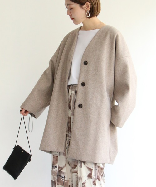 notch.（ノッチ）の「ノーカラーミドルコート（ノーカラーコート・レディース・オフホワイト/ブラック/ダークブラウン/グリーン・M）」の3枚目の写真