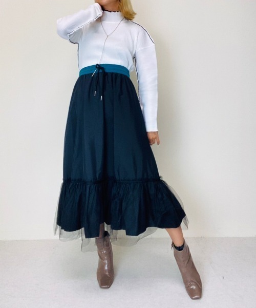 DOLLUPOOPS（ドールアップウップス）の「ヘムチュール配色インベルスカート（スカート・レディース・ブラック/カーキ/ネイビー・38）」の4枚目の写真
