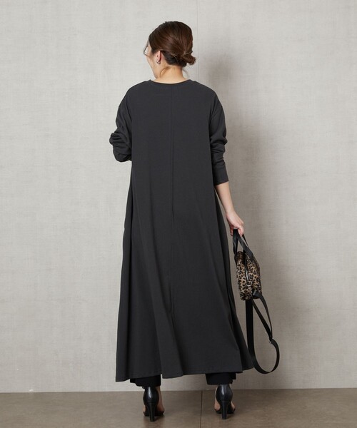 FREAK'S STORE(フリークスストア)の「【WEB限定】フレアマキシロングスリーブワンピース(ワンピース・レディース・ライトグレー/グリーン/ブラウン/ラベンダー/ナチュラル/ブラック×ベージュ/ブラック/ホワイト×ブラック/オレンジ/ネイビー/イエロー×グレー/ホワイト×ブルー・フリ-)」の20枚目の写真