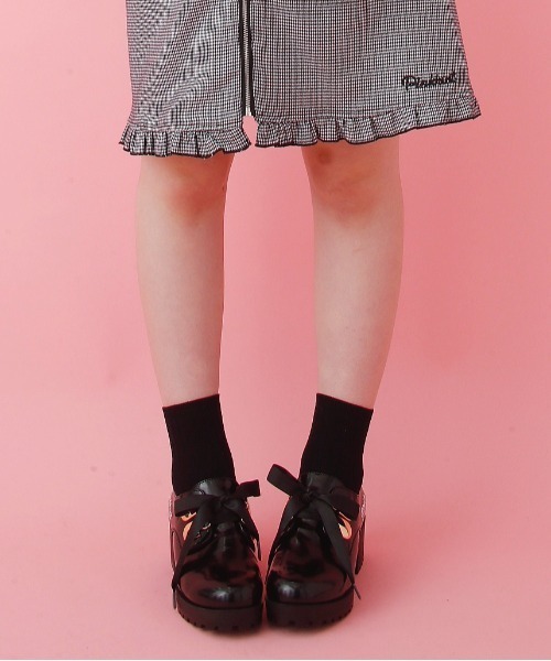 PINKHUNT(ピンクハント)の「PINKHUNT Cuugalコラボ リボンエナメルローファー 5914K #IG(ローファー・キッズ・ブラック/ベビーピンク・M/S/L)」の2枚目の写真